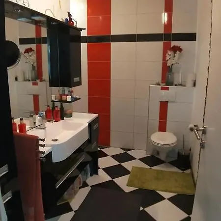 Camping Caravan Im Grunen *